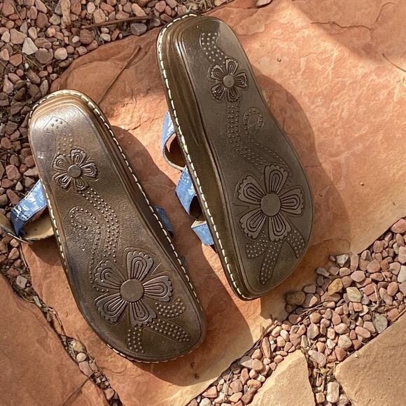 Mountain Sole Strappy Leather Slide Sandals Size 7.5 - Picture 2 of 2